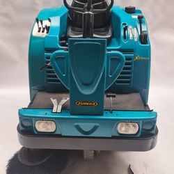 Tweedehands Ride-on veegmachine EUREKA XTREMA HDK REF. 2001